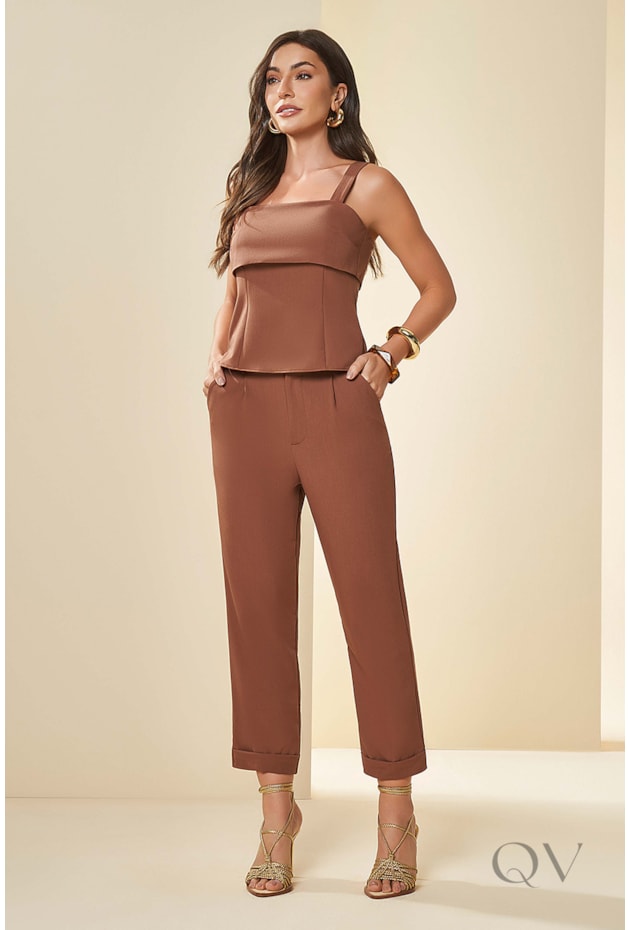 CALÇA COMFY EM PLANO ALFAIATARIA CACAU - DOCE TRAMA