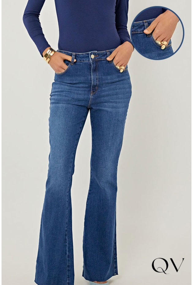CALÇA FLARE EM JEANS - LINDA DE MORRER