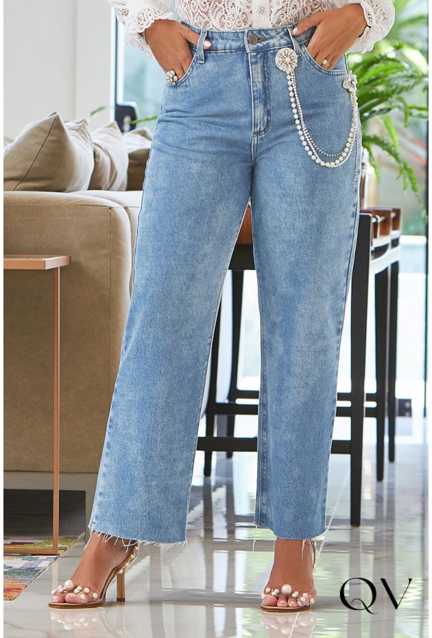 CALÇA JEANS COM DETALHE BROCHE - LUZIA FAZZOLLI CALÇA JEANS COM DETALHE BROCHE - LUZIA FAZZOLLI