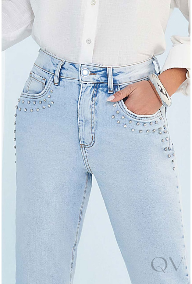 CALÇA MOM LAVANDA EM JEANS COM ELASTANO JEANS CLARO - DOCE TRAMA CALÇA MOM LAVANDA EM JEANS COM ELASTANO JEANS CLARO - DOCE TRAMA