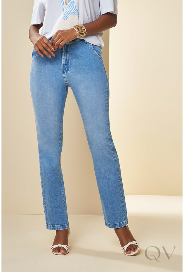 CALÇA RETA SLIM AMARÍLIS EM JEANS COM ELASTANO JEANS CLARO - DOCE TRAMA