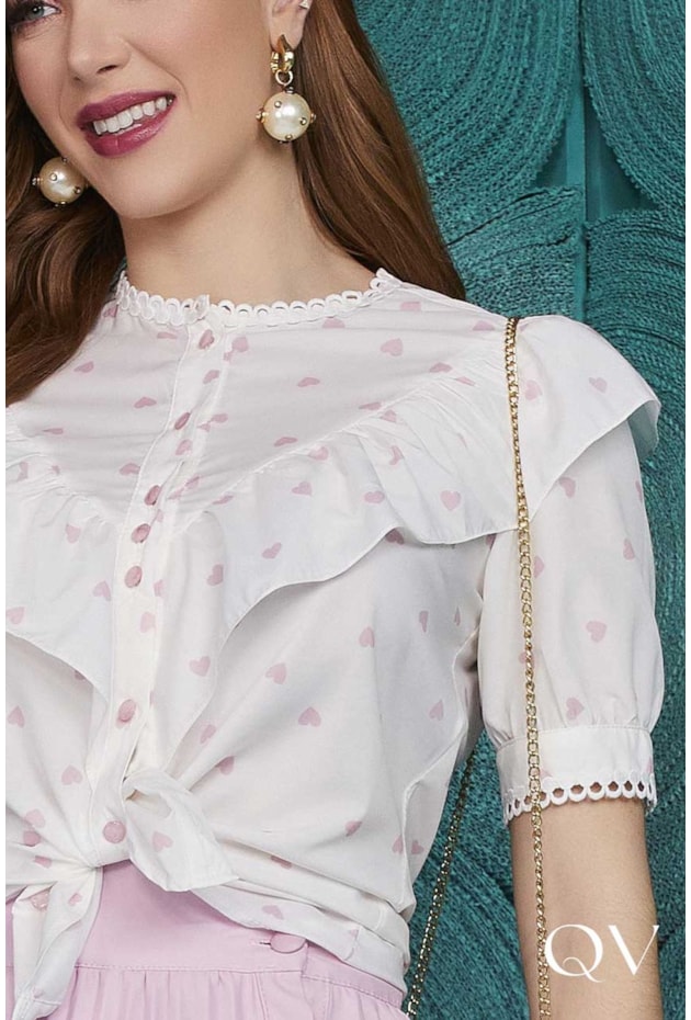 CAMISA BABADOS E CORAÇÃO ROSA - FASCÍNIUS CAMISA BABADOS E CORAÇÃO ROSA - FASCÍNIUS