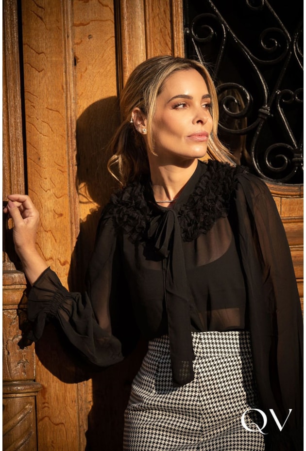 CAMISA CHIFFON COM FRU FRU PRETO - LUZIA FAZZOLLI CAMISA CHIFFON COM FRU FRU PRETO - LUZIA FAZZOLLI