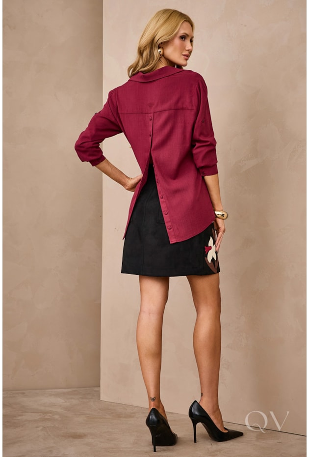 CAMISA COM ABOTOAMENTO NAS COSTAS EM VISCOSE BORDÔ - ARTSY