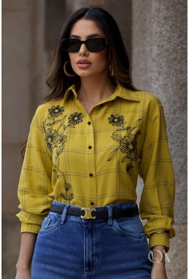CAMISA COM BORDADO FLORAL EM VISCOSE MOSTARDA - LUZIA FAZZOLLI