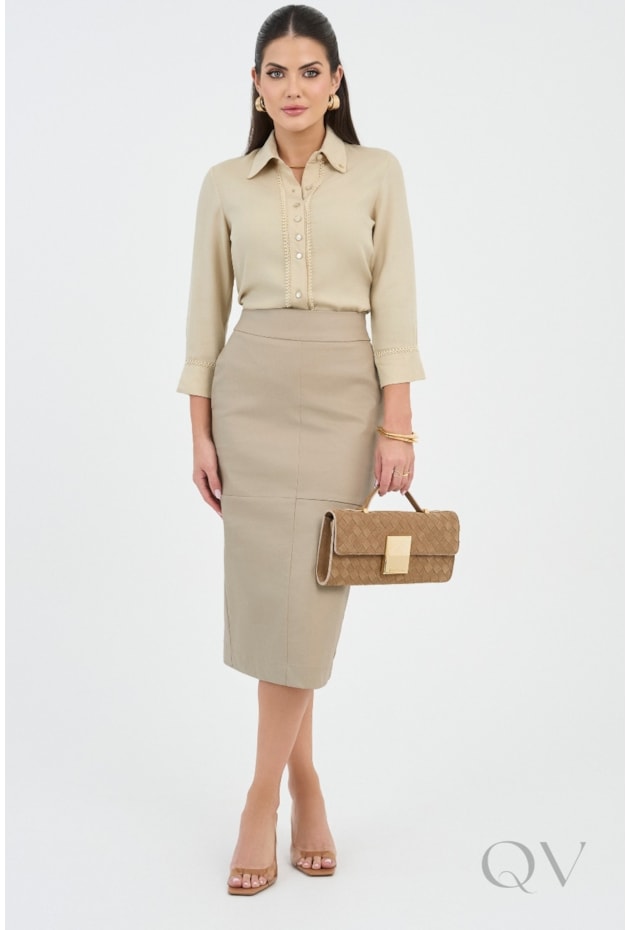 CAMISA COM GUIPIR EM TECIDO PLANO BEGE - VIA TOLENTINO