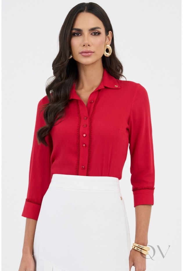CAMISA COM GUIPIR EM TECIDO PLANO VERMELHO - VIA TOLENTINO