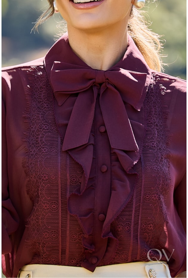 CAMISA COM RENDA CHANTILLY EM CHIFFON UVA - LUZIA FAZZOLLI