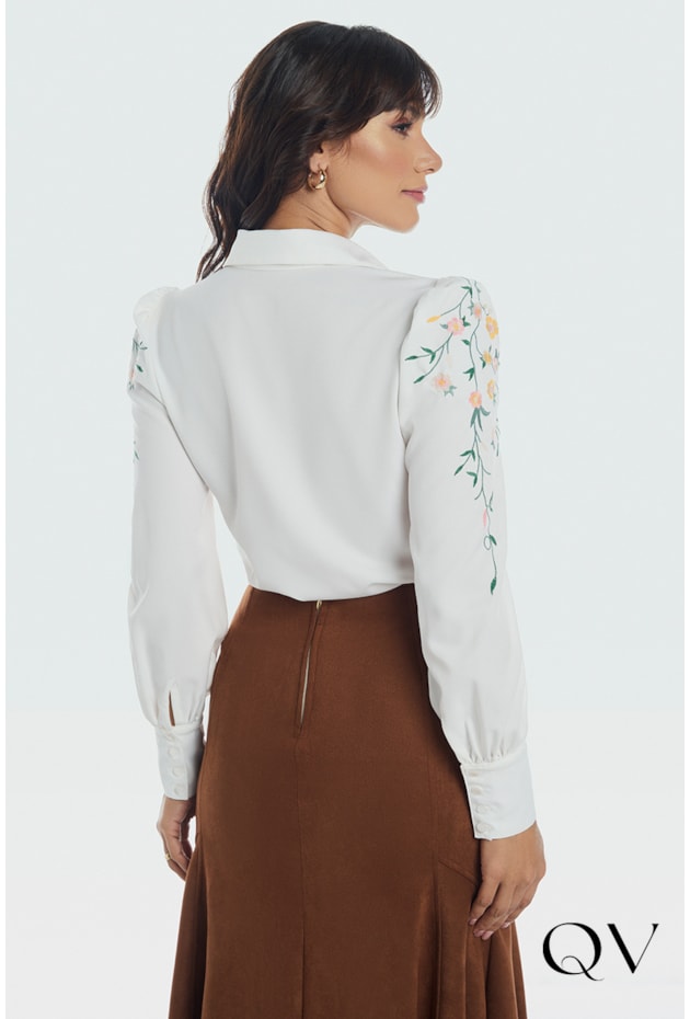 CAMISA CREPE COM BORDADO FLORAL OFF WHITE - VIA TOLENTINO CAMISA CREPE COM BORDADO FLORAL OFF WHITE - VIA TOLENTINO