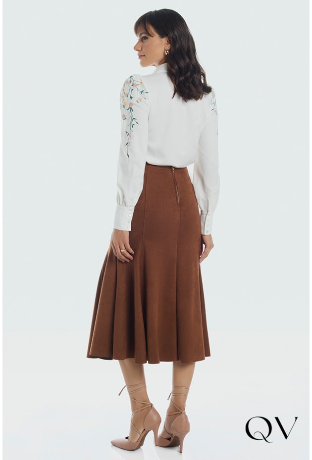 CAMISA CREPE COM BORDADO FLORAL OFF WHITE - VIA TOLENTINO CAMISA CREPE COM BORDADO FLORAL OFF WHITE - VIA TOLENTINO