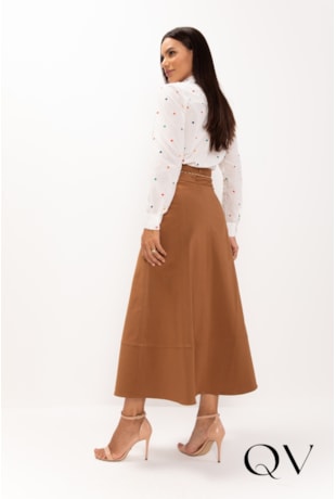 CAMISA EM CAMBRAIA BORDADA EM POÁS OFF WHITE - LEKAZIS