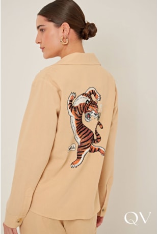 CAMISA EM CAMBRAIA DE LINHO BORDADO AREIA - LINDA DE MORRER CAMISA EM CAMBRAIA DE LINHO BORDADO AREIA - LINDA DE MORRER