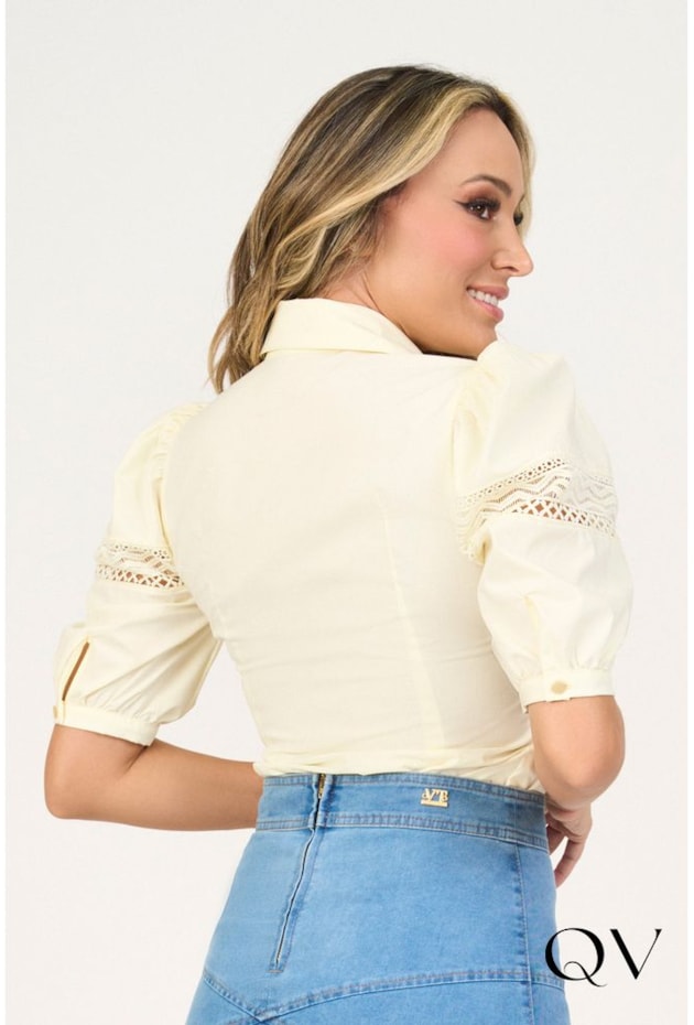 CAMISA EM TRICOLINE COM ENTREMEIOS AMARELA - VIA TOLENTINO CAMISA EM TRICOLINE COM ENTREMEIOS AMARELA - VIA TOLENTINO