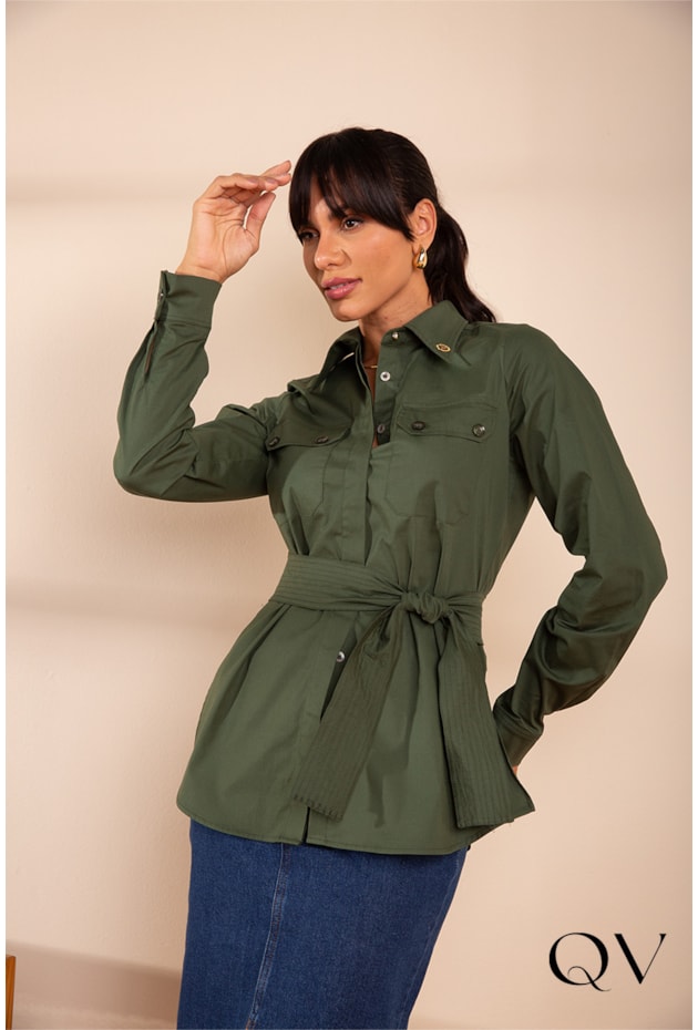 CAMISA EM TRICOLINE VERDE MILITAR - LEKAZIS CAMISA EM TRICOLINE VERDE MILITAR - LEKAZIS