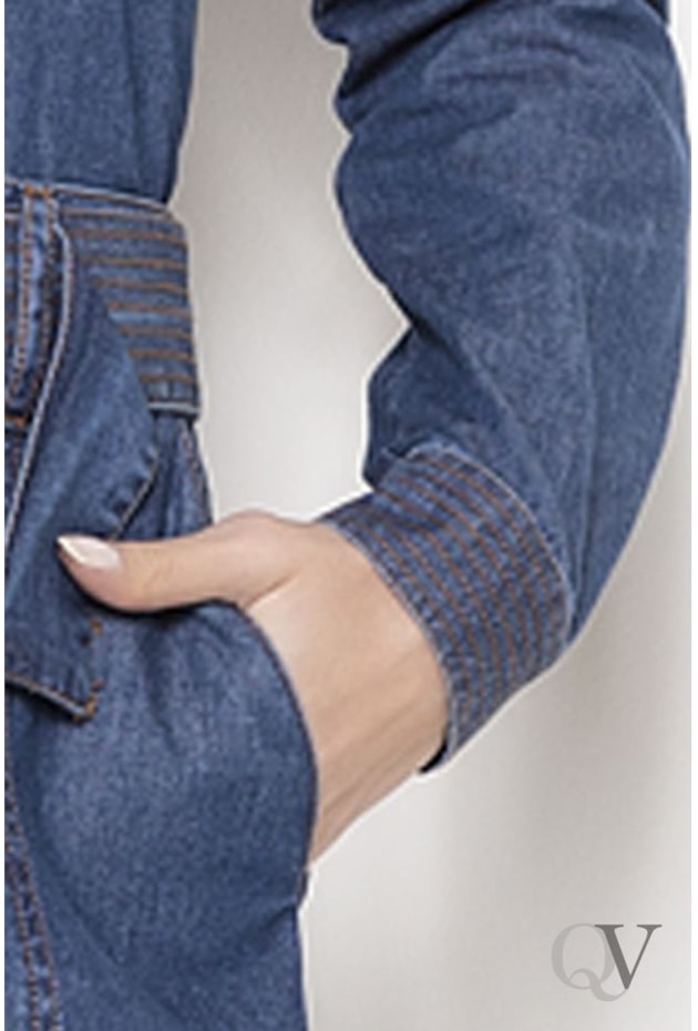 CAMISA JEANS MANGA LONGA BOTÕES COM BOLSO FRONTAL - LAURA ROSA CAMISA JEANS MANGA LONGA BOTÕES COM BOLSO FRONTAL - LAURA ROSA