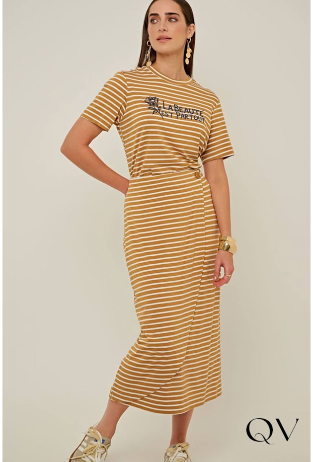 CAMISETA EM MALHA DE VISCOSE LISTRADA NOZES - LINDA DE MORRER