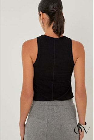 CAMISETA REGATA EM RIBANA DE VISCOSE PRETO - LINDA DE MORRER CAMISETA REGATA EM RIBANA DE VISCOSE PRETO - LINDA DE MORRER