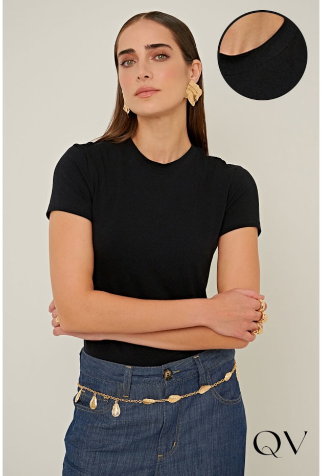 CAMISETA SLIM EM MALHA DE VISCOSE PRETO - LINDA DE MORRER