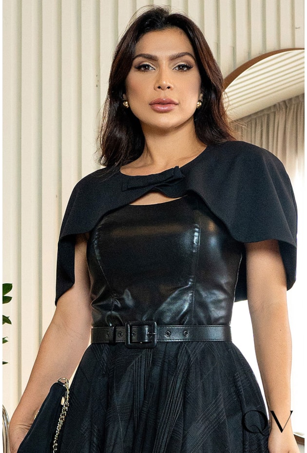 CAPA BOLERO COM LAÇO PRETO - LUZIA FAZZOLLI CAPA BOLERO COM LAÇO PRETO - LUZIA FAZZOLLI