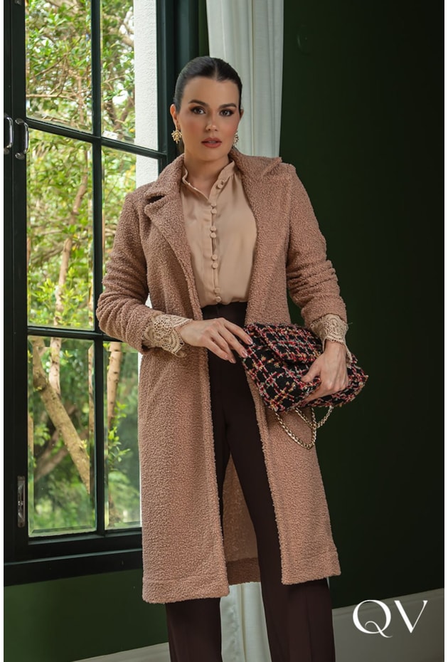 CASACO TECIDO TEDDY COM BOLSOS BEGE - LUZIA FAZZOLLI CASACO TECIDO TEDDY COM BOLSOS BEGE - LUZIA FAZZOLLI