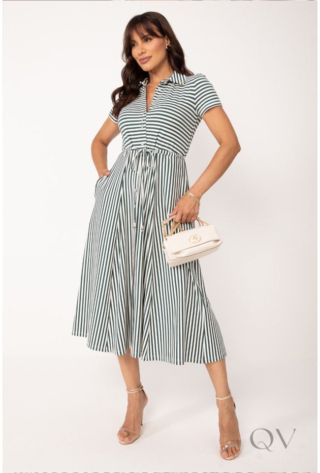 CHEMISE MIDI LISTRADO EM VISCOCREPE VERDE OLIVA - LEKAZIS