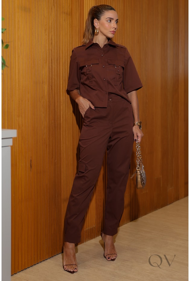 CONJUNTO COM BOLSOS EM SARJA MARROM - LUZIA FAZZOLLI