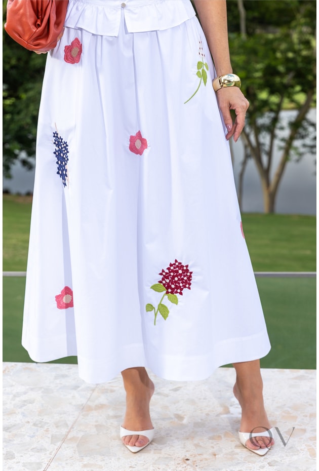 CONJUNTO COM BORDADO EVASÊ EM TRICOLINE BRANCO - LUZIA FAZZOLLI