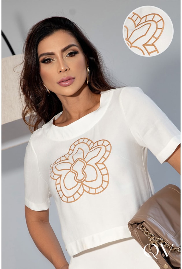 CONJUNTO EM ALFAIATARIA BORDADO DE ORQUÍDEA OFF - LUZIA FAZZOLLI CONJUNTO EM ALFAIATARIA BORDADO DE ORQUÍDEA OFF - LUZIA FAZZOLLI