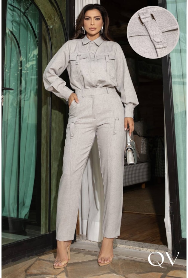 CONJUNTO EM ALFAIATARIA COM METAL CINZA CLARO - LUZIA FAZZOLLI CONJUNTO EM ALFAIATARIA COM METAL CINZA CLARO - LUZIA FAZZOLLI