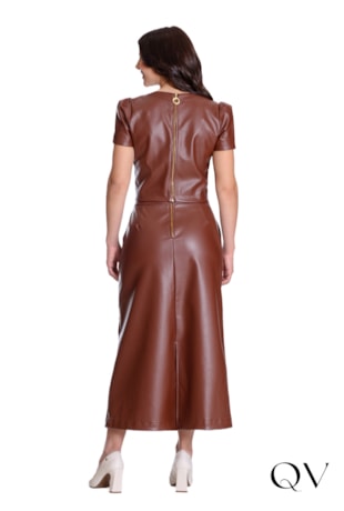 CROPPED EM TECIDO PLANO COM ASPECTO EM COURO MARROM - HAPUK