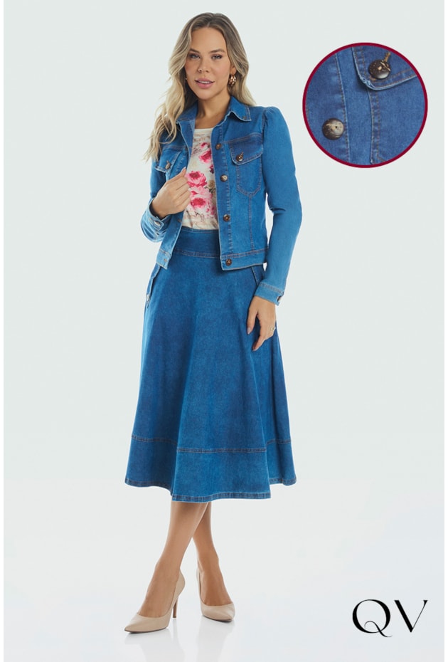 JAQUETA JEANS COM BOTÕES DE COCO - VIA TOLENTINO JAQUETA JEANS COM BOTÕES DE COCO - VIA TOLENTINO