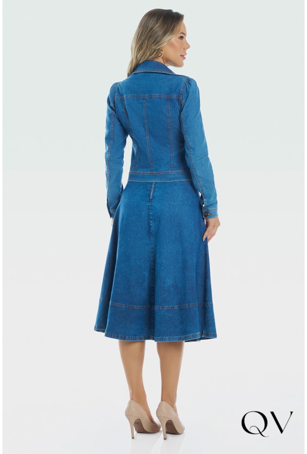 JAQUETA JEANS COM BOTÕES DE COCO - VIA TOLENTINO JAQUETA JEANS COM BOTÕES DE COCO - VIA TOLENTINO