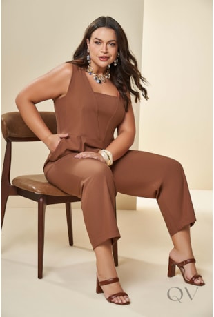 MACACÃO SEM MANGA EM PLANO ALFAIATARIA MARROM - DOCE TRAMA