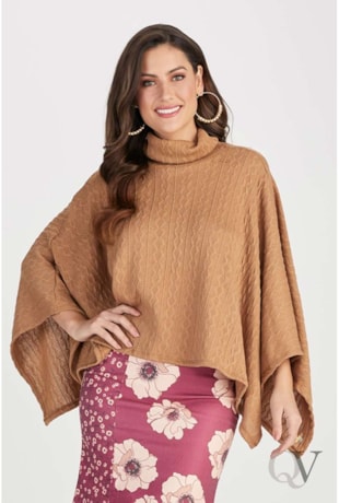 PONCHO TRICOT TEXTURIZADO COM GOLA ALTA MARROM - TITANIUM JEANS