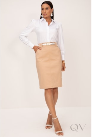 SAIA CLÁSSICA COM BOLSOS EM ALFAIATARIA NUDE - LEKAZIS SAIA CLÁSSICA COM BOLSOS EM ALFAIATARIA NUDE - LEKAZIS