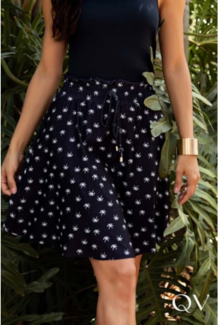 Produto SAIA COM SHORTS ESTAMPAS COQUEIRO PRETO - LEKAZIS