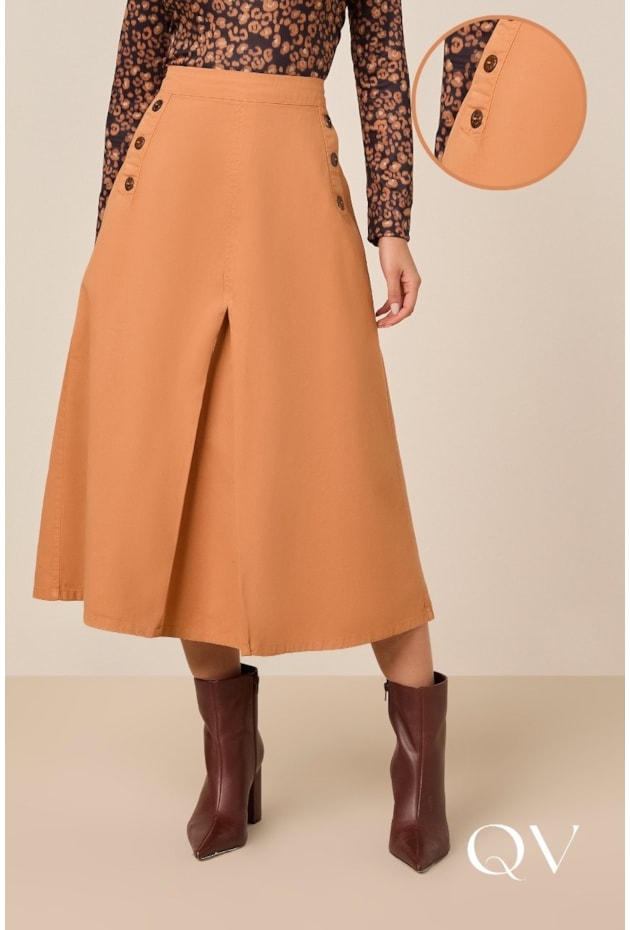 SAIA EVASÊ COM BOTÕES EM SARJA COLLOR - TITANIUM JEANS SAIA EVASÊ COM BOTÕES EM SARJA COLLOR - TITANIUM JEANS