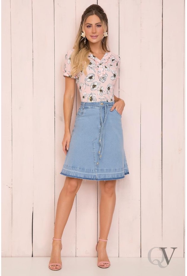 SAIA EVASÊ JEANS BARRA DESFEITA E CORDÃO - LAURA ROSA SAIA EVASÊ JEANS BARRA DESFEITA E CORDÃO - LAURA ROSA