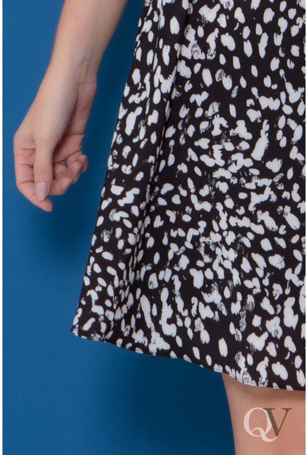 SAIA GODÊ EM SEDINHA ANIMAL PRINT P&B - PURO SHARMY SAIA GODÊ EM SEDINHA ANIMAL PRINT P&B - PURO SHARMY