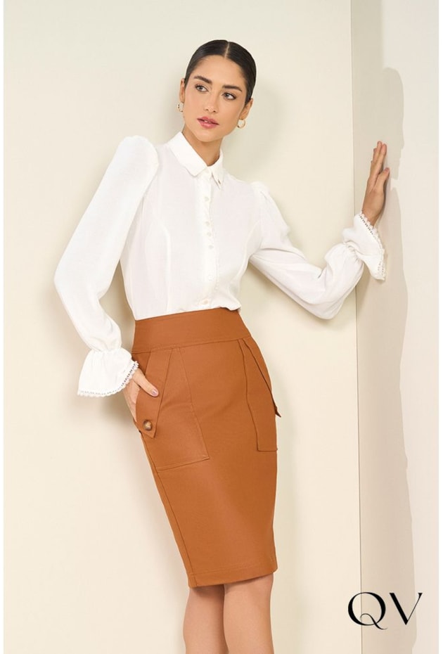 SAIA LÁPIS JEANS RESINADA COM LAPELA - VIA TOLENTINO SAIA LÁPIS JEANS RESINADA COM LAPELA - VIA TOLENTINO