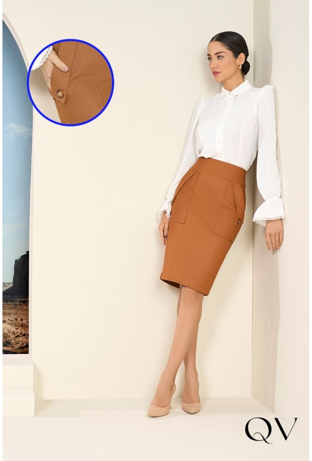 SAIA LÁPIS JEANS RESINADA COM LAPELA - VIA TOLENTINO SAIA LÁPIS JEANS RESINADA COM LAPELA - VIA TOLENTINO