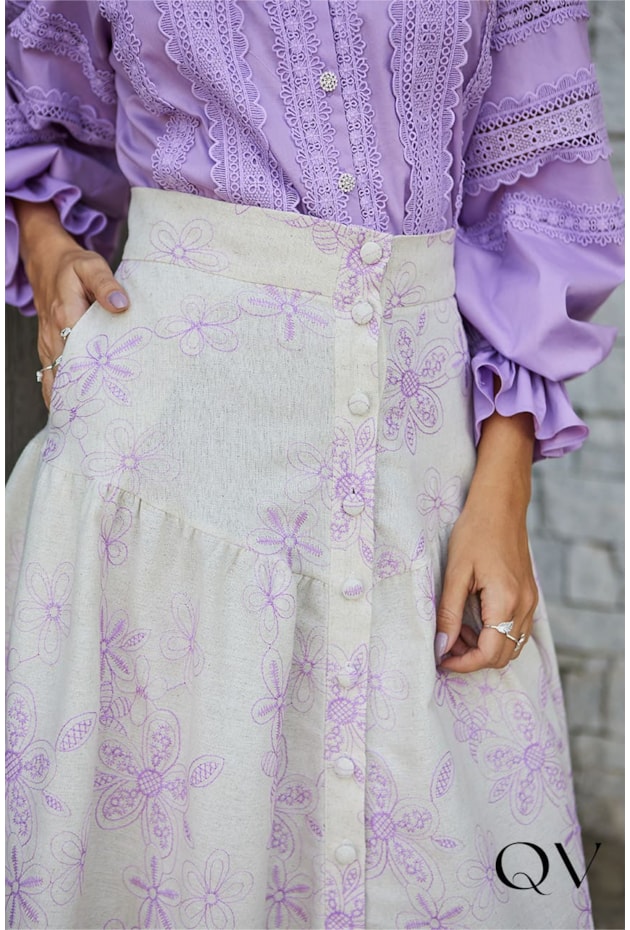 SAIA MIDI LINHO BORDADO LILÁS - DOCE MARIA SAIA MIDI LINHO BORDADO LILÁS - DOCE MARIA