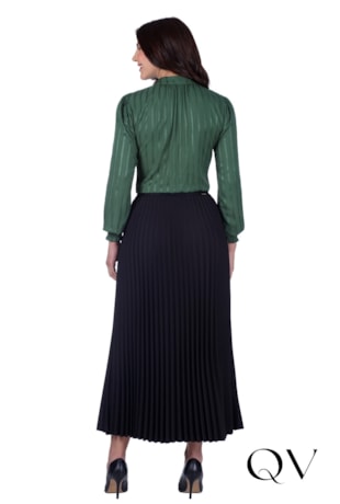 SAIA MIDI PLISSADO EM TECIDO PLANO PRETO - HAPUK