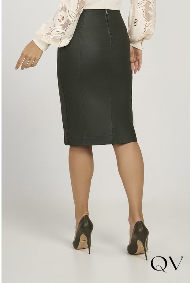 SAIA RESINADA COM BOTÕES ENCAPADOS VERDE - VIA TOLENTINO SAIA RESINADA COM BOTÕES ENCAPADOS VERDE - VIA TOLENTINO