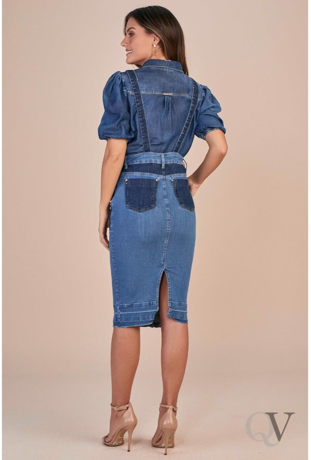 SALOPETE JEANS RETA RECORTE AVESSO E BOLSO - TITANIUM JEANS SALOPETE JEANS RETA RECORTE AVESSO E BOLSO - TITANIUM JEANS