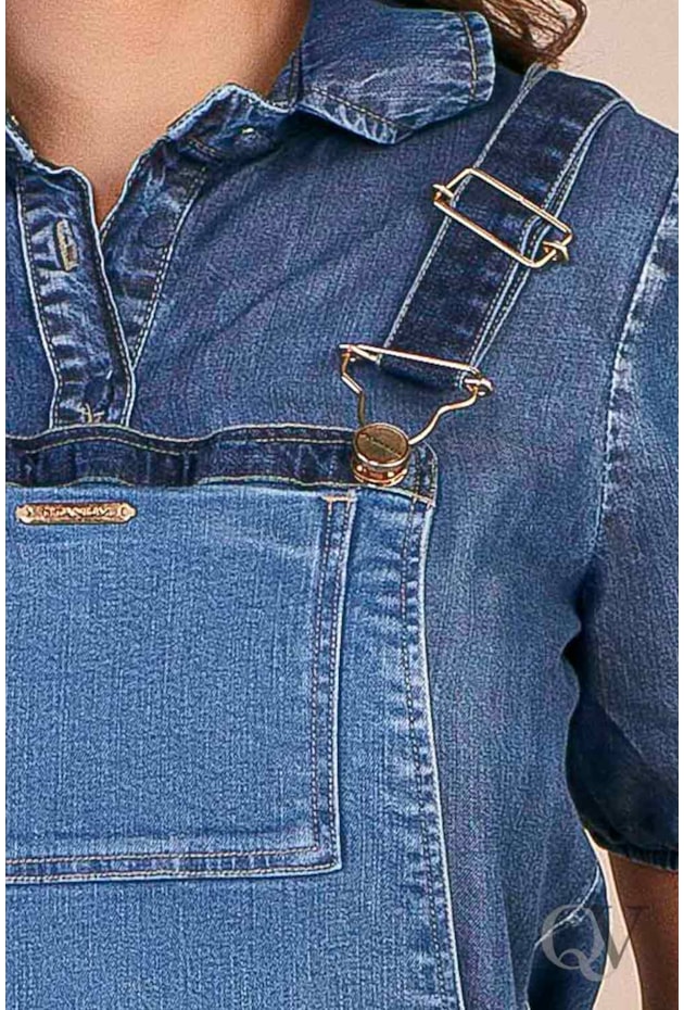 SALOPETE JEANS RETA RECORTE AVESSO E BOLSO - TITANIUM JEANS SALOPETE JEANS RETA RECORTE AVESSO E BOLSO - TITANIUM JEANS