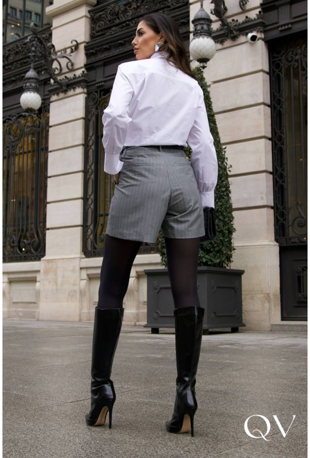 SHORT EM ALFAIATARIA RISCA DE GIZ CINZA - LUZIA FAZZOLLI SHORT EM ALFAIATARIA RISCA DE GIZ CINZA - LUZIA FAZZOLLI