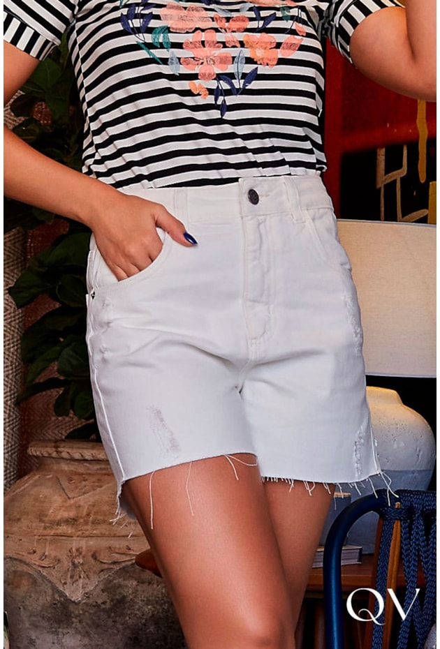 SHORT JEANS COM BARRA DESFIADA BRANCO - LUZIA FAZZOLLI SHORT JEANS COM BARRA DESFIADA BRANCO - LUZIA FAZZOLLI