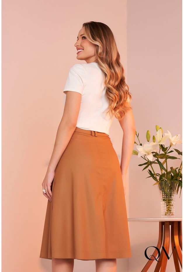 T-SHIRT COM BORDADO FLORAL OFF WHITE - FASCÍNIUS T-SHIRT COM BORDADO FLORAL OFF WHITE - FASCÍNIUS