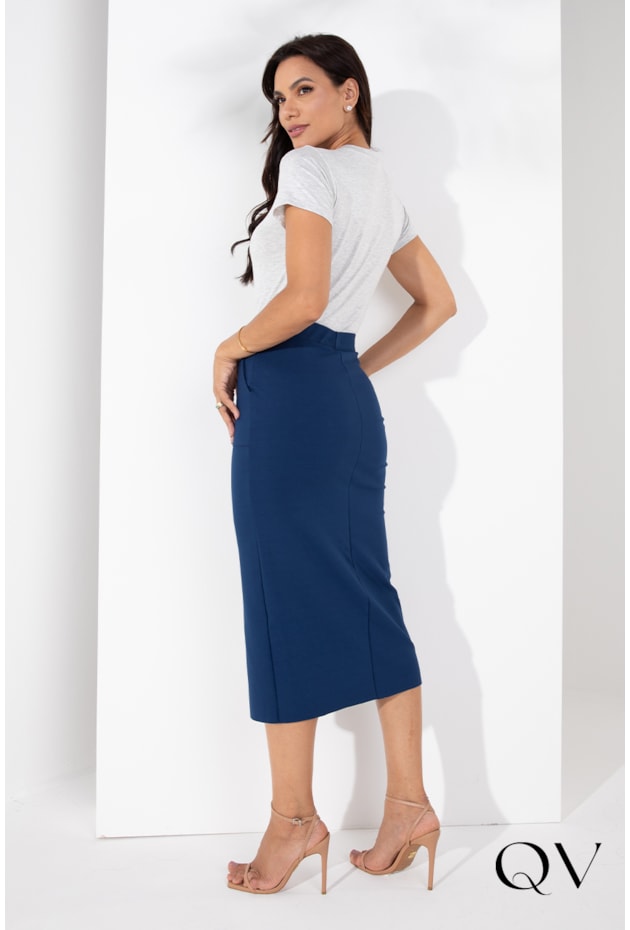 T-SHIRT COM BORDADO PEDRARIAS CINZA - LEKAZIS T-SHIRT COM BORDADO PEDRARIAS CINZA - LEKAZIS